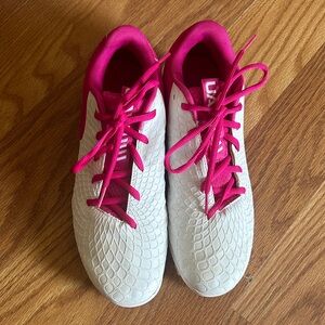 Under Armour Athletic Shoes in White and Pink Size 8 Preowned